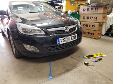 Vauxhall Astra has new plates fitted at our workshop Vauxhall Astra on Spanish plates
